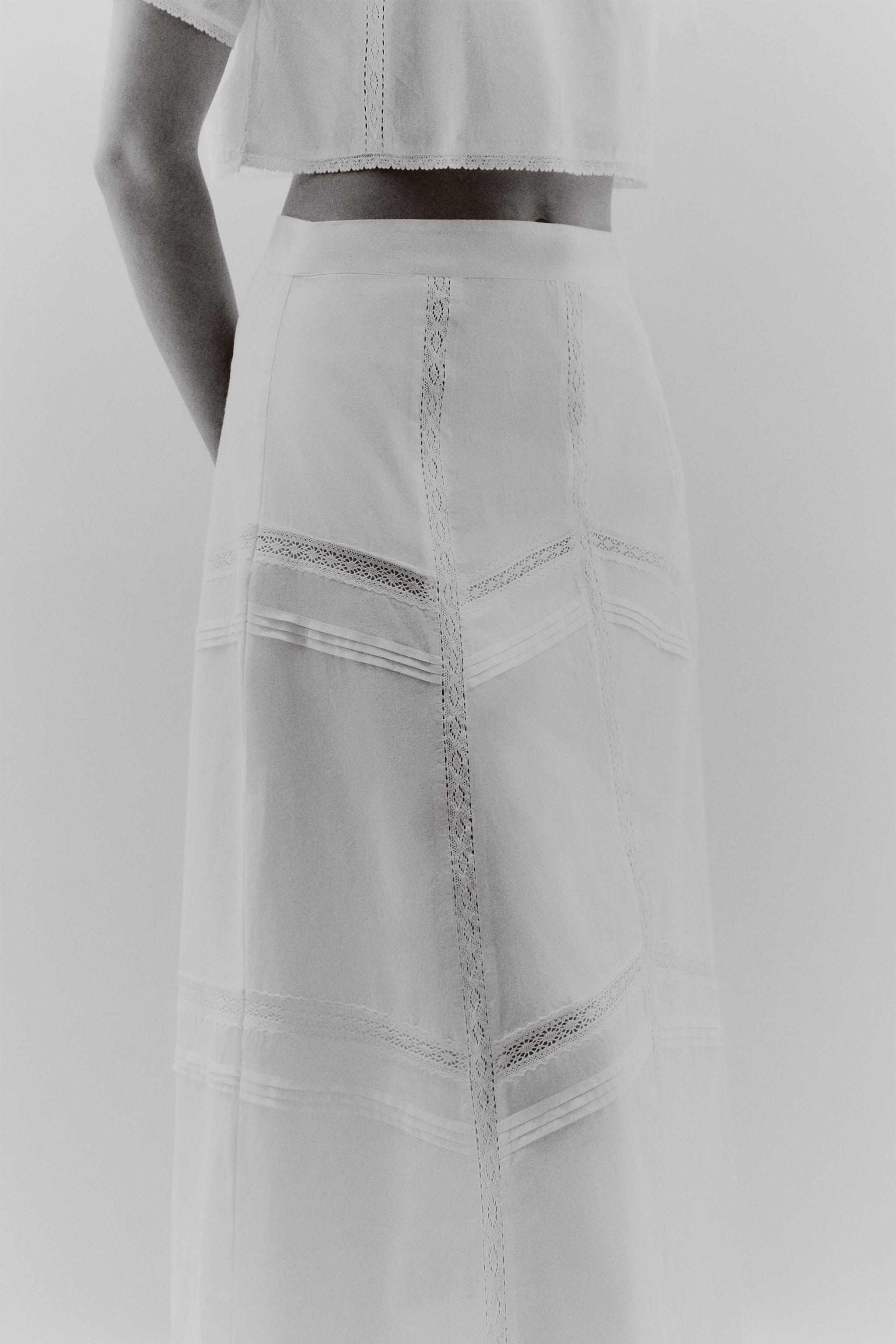LACE SKIRT
